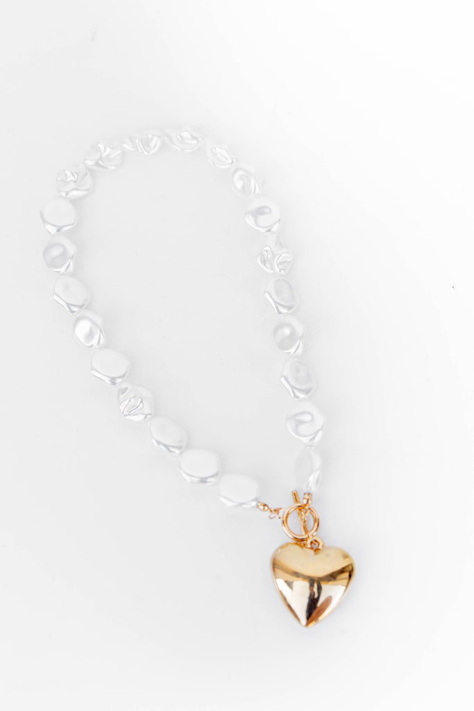 Faux pearl & heart toggle necklace- *DOORBUSTER*