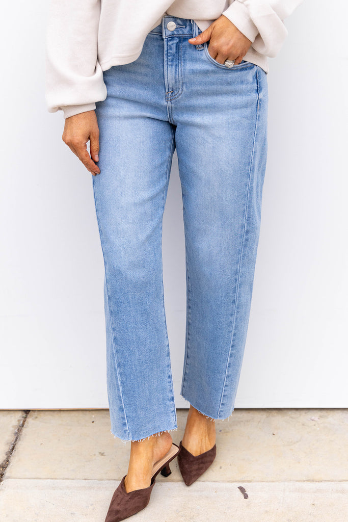 Cityline Curve Crop Jeans - Light