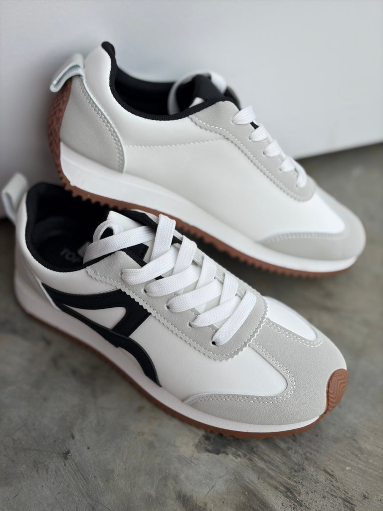 Swoosh Sneaker - White/Black