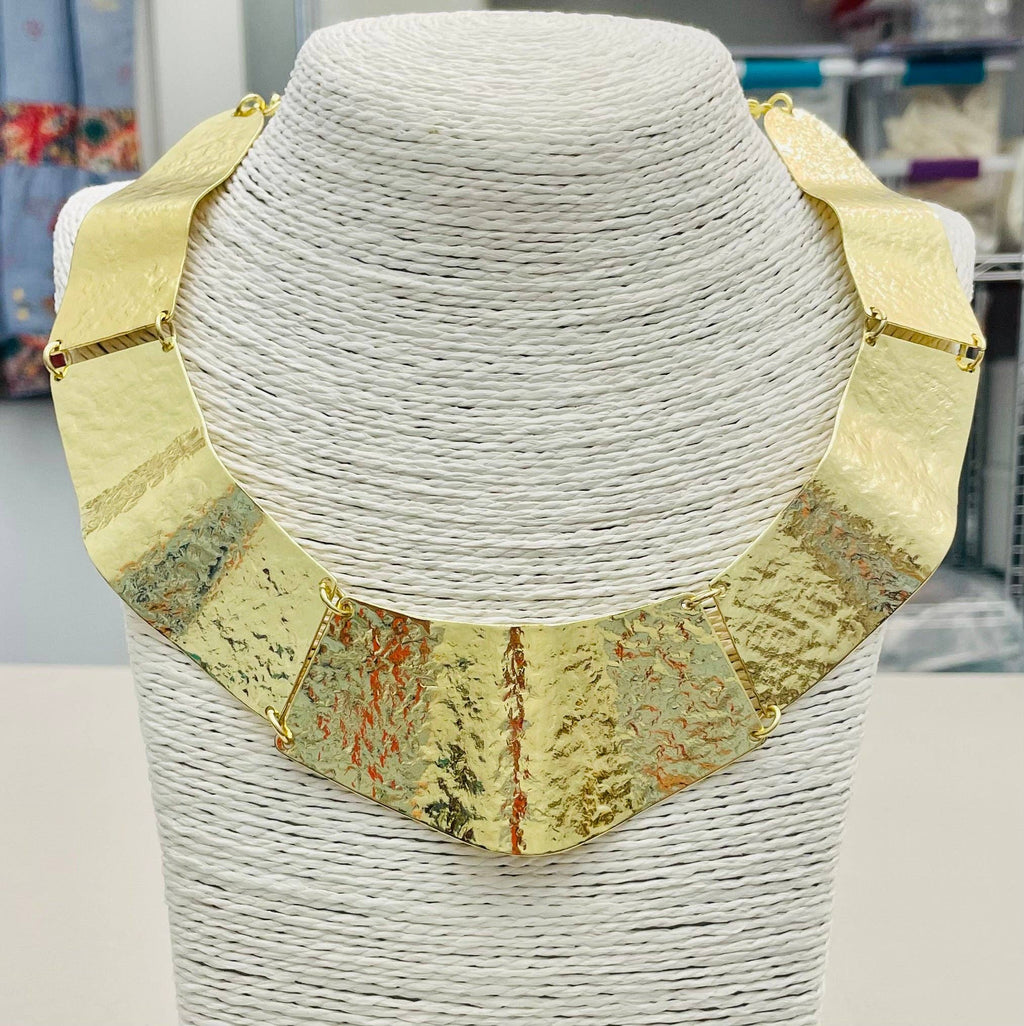 Nonni - Floating Collar