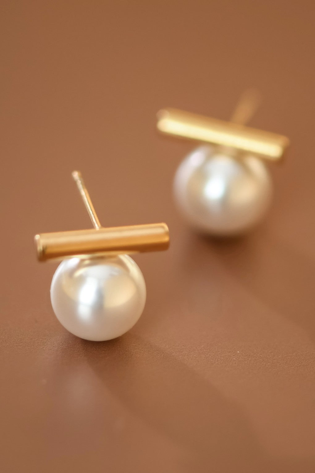 Clara Pearl Studs - Gold