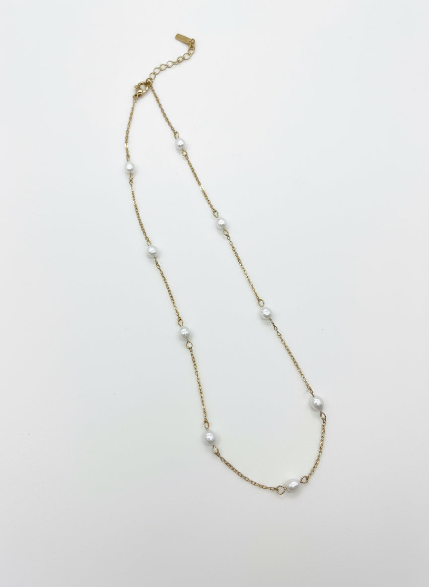 Clara Dainty Pearl Necklace