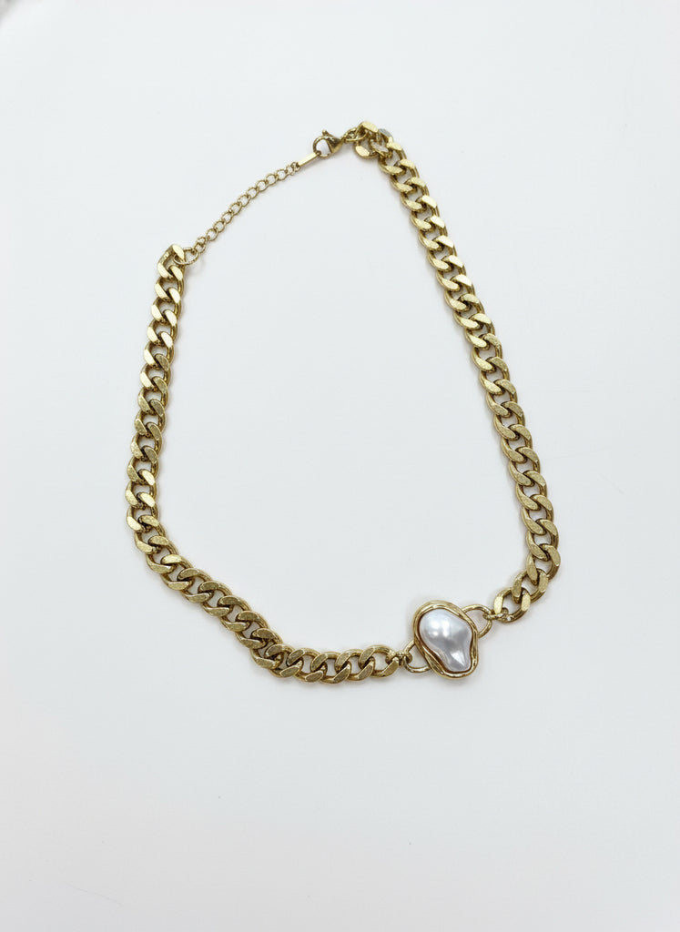 Abby Pearl Necklace