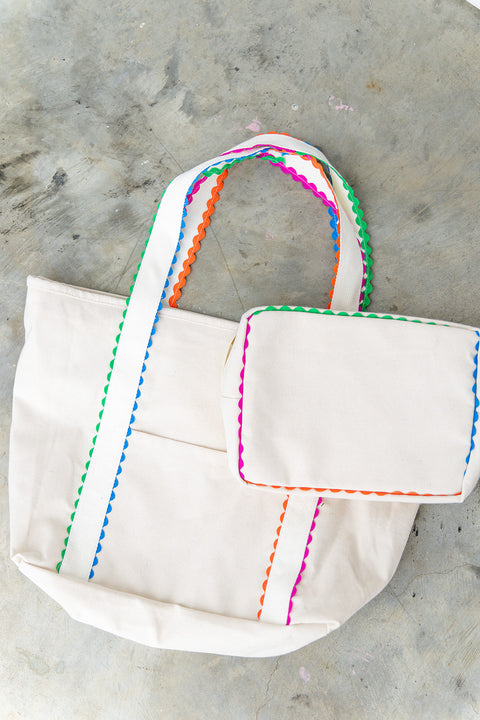 She's In Love With A Boy Cosmetic Bag