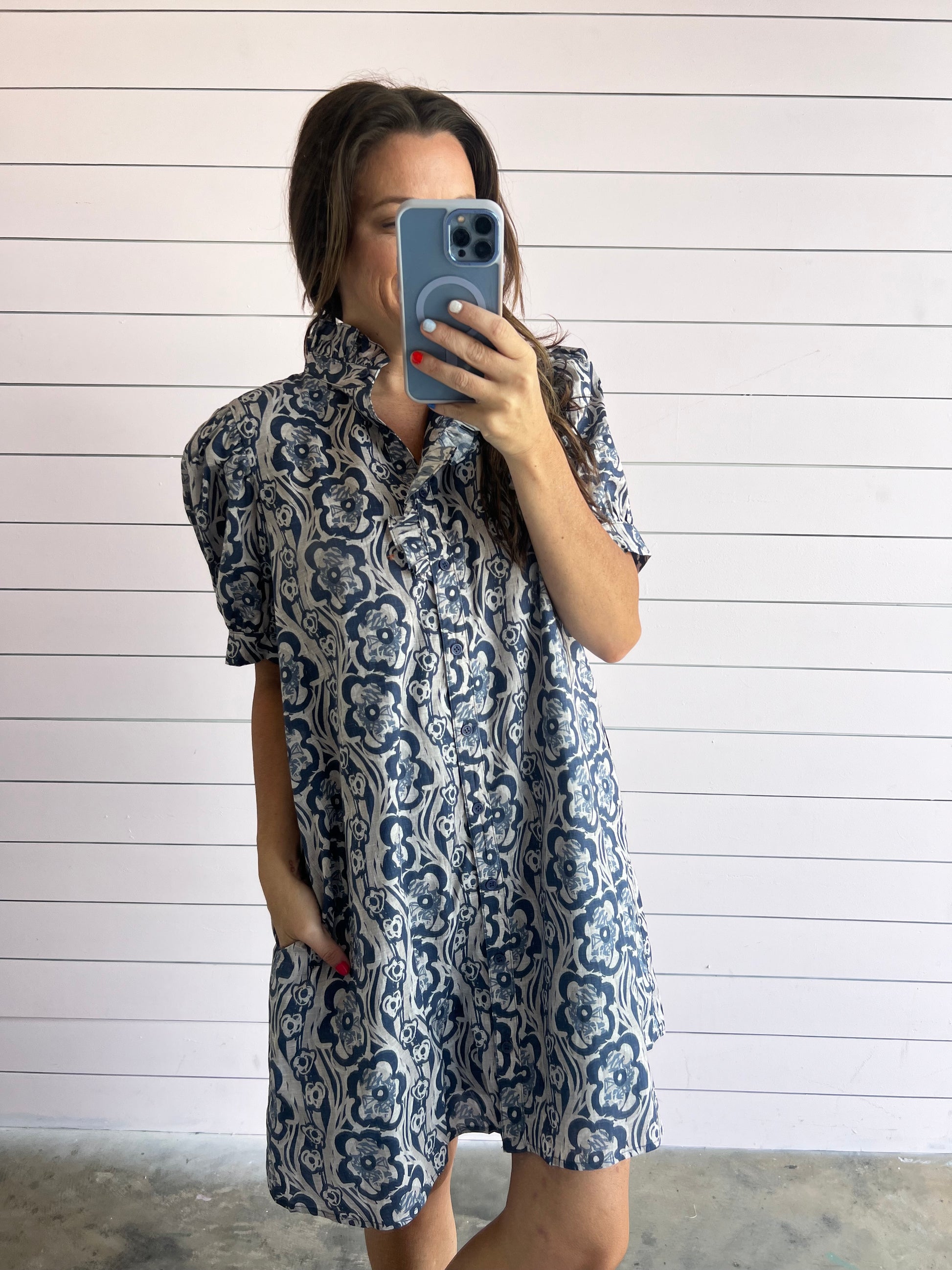 Wisteria Waves - Navy