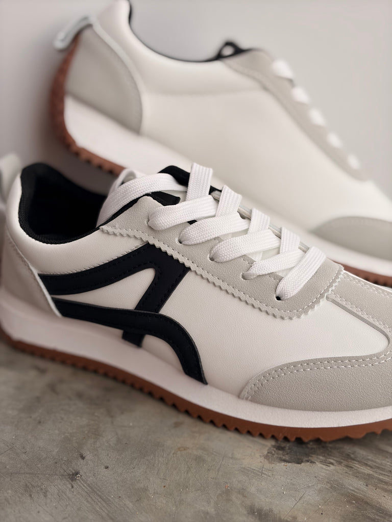 Swoosh Sneaker - White/Black