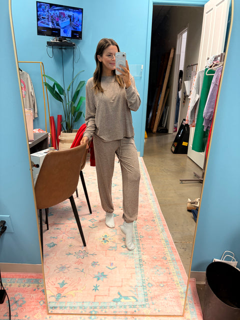 Soft Focus Lounge Set - Brown