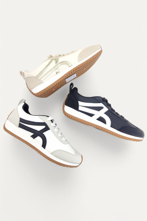 Swoosh Sneaker - White/Black