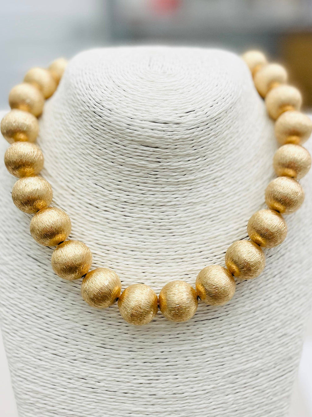 CHIC - BIG Ball Necklace (brushed gold)